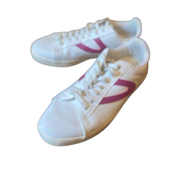 Tretorn Blucher Canvas Eco Ortholite sneaker, white/magenta, $80, Retro Look 8M - Picture 13 of 14